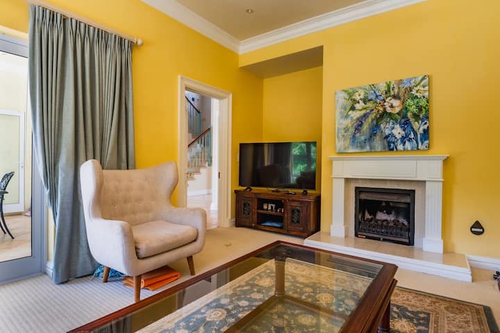 To Let 4 Bedroom Property for Rent in Hout Bay Western Cape